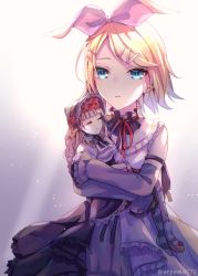 Rule 34 | 1girl, 25-ji rin, aryuma772, blonde hair, blue eyes, bow, bow hairband, detached collar, detached sleeves, doll, grey sleeves, hair bow, hairband, highres, holding, holding doll, kagamine rin, long sleeves, neck ribbon, pantyhose, parted lips, red ribbon, ribbon, short hair, sleeves past wrists, solo, striped clothes, striped legwear, striped pantyhose, swept bangs, twitter username, vocaloid, white bow, white hairband