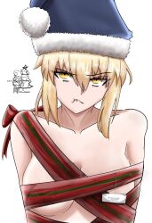 1girl absurdres alterworshiper altlom artoria_pendragon_(all) artoria_pendragon_(fate) blonde_hair breasts christmas_tree fate/grand_order fate_(series) gift_wrapping hat highres saber_alter santa_hat sidelocks solo white_background yellow_eyes