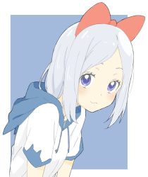 Rule 34 | 1girl, :3, absurdres, animal hood, bad id, bad twitter id, blue background, blush, bow, closed mouth, copyright request, donguri suzume, grey hair, hair bow, highres, hood, hood down, hoodie, leaning forward, looking at viewer, purple eyes, red bow, shirt, short sleeves, simple background, smile, solo, upper body, white shirt