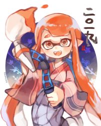 1girl blue_kimono giant_brush holding holding_paintbrush ink inkling inkling_girl inkling_player_character japanese_clothes kimono long_hair long_sleeves looking_at_viewer nintendo open_mouth orange_eyes orange_hair paintbrush pointy_ears red_kimono simple_background smile solo splatoon_(series) standing tawara8853 twitter_username upper_body very_long_hair white_background