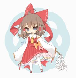 Rule 34 | 1girl, ahoge, blue eyes, bow, brown hair, chibi, dated, detached sleeves, fang, full body, gohei, hair bow, hair tubes, hakurei reimu, long sleeves, looking at viewer, medium hair, necktie, open mouth, orange bow, pink bow, red bow, red footwear, red shirt, red skirt, shirt, shoes, skin fang, skirt, sleeves past fingers, sleeves past wrists, solo, striped clothes, striped skirt, thick eyebrows, touhou, twitter username, white background, white legwear, wide sleeves, yaco (nuitnotte), yellow necktie