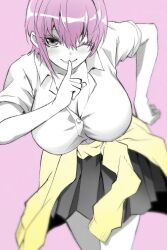 1girl bare_legs blurry breasts cleavage clothes_around_waist collared_shirt cropped_legs depth_of_field finger_to_mouth go-toubun_no_hanayome grey_eyes hair_between_eyes hand_on_own_hip highres huge_breasts index_finger_raised large_breasts leaning_forward nakano_ichika one_eye_closed pink_background pink_hair pleated_skirt shirt short_hair simple_background skirt smile solo standing sukeno_yoshiaki