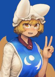 Rule 34 | 1girl, absurdres, animal hat, blonde hair, blue background, blue tabard, breasts, chanta (ayatakaoisii), hand up, hat, highres, large breasts, looking at viewer, mob cap, multiple tails, shadow, short hair, simple background, slit pupils, solo, tabard, tail, touhou, v, white hat, yakumo ran, yellow eyes