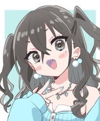 Rule 34 | 1girl, bare shoulders, black eyes, black hair, blue nails, blue shirt, blush stickers, commentary request, earrings, hair between eyes, highres, idolmaster, idolmaster cinderella girls, jewelry, looking at viewer, mole, mole under eye, necklace, open mouth, sharp teeth, shirt, sleeves past wrists, smile, solo, sukoyaka (100hituzi), sunazuka akira, teeth, two side up, upper body, v
