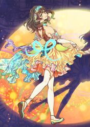 1girl anklet back_cutout bare_shoulders brown_hair clothing_cutout detached_sleeves dress final_fantasy final_fantasy_xiv full_body glowing gradient_hair green_eyes highres jewelry layered_dress looking_at_viewer looking_back medium_hair multicolored_hair reitomo shadow shoes skirt_hold sleeveless sleeveless_dress sleeves_past_wrists smile solo sphene_(ff14) standing standing_on_one_leg thighhighs tiara two-tone_hair white_thighhighs yellow_dress yellow_shoes