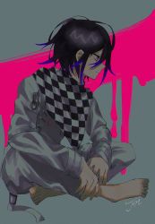 Rule 34 | 1boy, barefoot, black hair, checkered clothes, checkered neckwear, checkered scarf, closed mouth, crossed legs, danganronpa (series), danganronpa v3: killing harmony, gradient hair, hair between eyes, highres, joh pierrot, long sleeves, male focus, multicolored hair, oma kokichi, purple eyes, purple hair, scarf, signature, simple background, sitting, solo, straitjacket