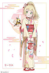 Rule 34 | 1girl, alternate costume, blonde hair, blush, character name, closed mouth, commentary request, creatures (company), eyelashes, floral print, framed, game freak, gen 7 pokemon, green eyes, highres, holding, japanese clothes, kimono, lillie (new year&#039;s 2021) (pokemon), lillie (pokemon), long hair, mr.thunderigor, nintendo, official alternate costume, petals, pokemon, pokemon (creature), pokemon masters ex, ponytail, pouch, ribombee, sandals, sash, smile, standing, white background, white legwear, wide sleeves, yellow kimono