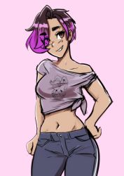Rule 34 | 1girl, absurdres, black hair, breasts, caffeccino, cowboy shot, eyes visible through hair, hair over one eye, hand on own hip, head tilt, highres, medium breasts, midriff, multicolored hair, navel, off shoulder, original, parted lips, pink background, print shirt, purple hair, shirt, short hair, short sleeves, simple background, smile, solo, tied shirt, two-tone hair