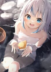 Rule 34 | 1girl, :d, bathing, blue eyes, blunt bangs, bucket, colored tips, commentary, english commentary, gawr gura, highres, hololive, hololive english, looking at viewer, medium hair, multicolored hair, naked towel, onsen, open mouth, outdoors, partially submerged, rubber duck, seboneko, sharp teeth, smile, solo, stone, tareme, teeth, towel, virtual youtuber, white hair, wooden bucket