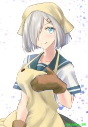 Rule 34 | 1girl, apron, bandana, blue eyes, commentary request, grey hair, grey skirt, hair ornament, hair over one eye, hairclip, hamakaze (kancolle), highres, kantai collection, looking at viewer, one-hour drawing challenge, oven mitts, pleated skirt, school uniform, serafuku, short hair, skirt, smile, solo, tsukasa (tukasa br), yellow apron