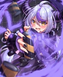Rule 34 | 1girl, ahoge, ascot, black horns, black nails, braid, braided bangs, chain, collar, fang, grey hair, highres, hololive, horns, la+ darknesss, la+ darknesss (1st costume), long hair, metal collar, multicolored hair, pointy ears, purple hair, skin fang, spray can, spraying, streaked hair, striped horns, suzugame lost, virtual youtuber, yellow ascot, yellow eyes