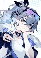 Rule 34 | 1girl, arm support, black gloves, closed mouth, collarbone, commentary, crossed bangs, drill hair, earrings, eyewear on head, fingerless gloves, gloves, grey eyes, grey hair, high ponytail, highres, honkai: star rail, honkai (series), jacket, jewelry, mie xing, ponytail, silver wolf (honkai: star rail), simple background, solo, symbol-only commentary, twitter username, upper body