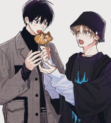 2boys belt black_belt black_eyes black_hair black_hat black_shirt black_sweater brown_eyes brown_hair bucket_hat collarbone ebihara_yuta fingernails food grey_jacket hands_up hat holding holding_food jacket layered_sleeves light_blush looking_at_another looking_at_food male_focus multiple_boys open_mouth shirt short_hair simple_background sleeves_past_wrists sweater tashiro-kun_kimi-tte_yatsu_wa tashiro_keima teeth turtleneck turtleneck_sweater upper_body upper_teeth_only white_shirt wide-eyed yamada_(onigori105)