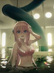 1girl :o absurdres backrooms_(creepypasta) bikini blue_eyes bocchi_the_rock! breasts crossed_bangs dream_pool frilled_bikini frills gotoh_hitori highres large_breasts long_hair looking_at_viewer navel one_side_up partially_submerged photo_background pink_bikini pink_hair rounizm solo stomach swimsuit upper_body very_long_hair waterpark