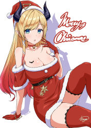 1girl absurdres aqua_eyes arm_support asanaya bare_shoulders bell belt blonde_hair blush breasts choker cleavage collarbone demon_girl demon_horns dress gloves gradient_hair hand_up hat highres hololive horns large_breasts long_hair looking_at_viewer merry_christmas multicolored_hair neck_bell off-shoulder_dress off_shoulder open_mouth pointy_ears red_choker red_gloves red_thighhighs santa_costume santa_hat signature simple_background sitting solo thighhighs virtual_youtuber white_background yuzuki_choco