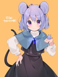 Rule 34 | 1girl, ahoge, akagashi hagane, animal ears, black skirt, blush, capelet, commentary, cowboy shot, dated, grey hair, hand on own hip, hand up, jewelry, light smile, long sleeves, looking at viewer, medium hair, mouse (animal), mouse ears, mouse girl, mouse tail, nazrin, orange background, pendant, purple eyes, simple background, skirt, skirt set, solo, tail, touhou, translated