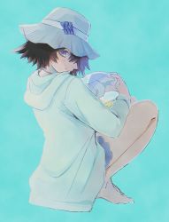 Rule 34 | 1girl, bad id, bad pixiv id, ball, barefoot, beachball, black hair, blue background, blue eyes, full body, hair between eyes, hat, jacket, looking at viewer, looking back, own hands together, shiina mayuri, short hair, simple background, smile, solo, squatting, steins;gate, tokiji