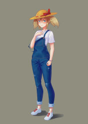 Rule 34 | 1girl, arm at side, bad id, bad pixiv id, bead bracelet, beads, blue eyes, bow, bracelet, denim, full body, grey background, hand up, hat, hat bow, highres, jewelry, looking at viewer, original, overalls, shoes, short twintails, sirocco, sneakers, solo, standing, straw hat, twintails, white footwear