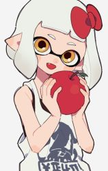 Rule 34 | 1girl, apple, bad id, bad twitter id, basketball jersey, blunt bangs, bow, brown eyes, closed mouth, commentary, food, fruit, gomi (kaiwaresan44), grey hair, hair bow, head tilt, holding, holding food, inkling, inkling (language), inkling girl, inkling player character, looking at viewer, nintendo, pointy ears, print shirt, red bow, shirt, short hair, simple background, smile, solo, splatoon (series), splatoon 2, standing, symbol-only commentary, tentacle hair, upper body, white background, white shirt