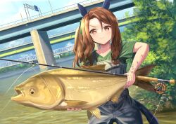 Rule 34 | 1girl, animal, animal ears, blue overalls, bow, bridge, brown eyes, brown hair, bush, closed mouth, commentary request, dirty hands, ear covers, fish, fish request, fishing line, fishing rod, fusou (fuso0205), green bow, green shirt, hair bow, highres, holding, holding animal, holding fish, holding fishing rod, horse ears, horse girl, king halo (umamusume), looking at viewer, outdoors, overalls, shirt, short sleeves, smile, solo, standing, umamusume, water