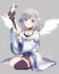 Rule 34 | 1girl, absurdres, angel wings, blue eyes, flower, fujishiro emyu, hair flower, hair ornament, highres, holding, holding staff, holding weapon, isuzu ren, magia record: mahou shoujo madoka magica gaiden, mahou shoujo madoka magica, ribbon, simple background, smile, solo, staff, weapon, white hair, wide sleeves, wings