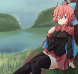 Rule 34 | 1girl, ahoge, black shirt, black thighhighs, blue bow, bow, cloak, closed mouth, hair bow, jyaoh0731, lake, long sleeves, looking at viewer, outdoors, red eyes, red hair, red skirt, sekibanki, shirt, sitting, skirt, smile, solo, thighhighs, touhou