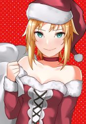 Rule 34 | 1girl, bag, blonde hair, breasts, choker, cleavage, collarbone, detached sleeves, fate/grand order, fate (series), fur-trimmed headwear, fur-trimmed sleeves, fur trim, gift bag, green eyes, hat, highres, holding, holding bag, long sleeves, looking at viewer, mordred (fate), mordred (fate/apocrypha), polka dot, polka dot background, red background, red hat, red sleeves, santa costume, santa hat, short hair, small breasts, smile, solo, tomotomow00w, upper body