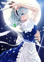 Rule 34 | 1girl, absurdres, apron, arm under breasts, arm up, between fingers, blue eyes, blue skirt, blue vest, bow, braid, cowboy shot, diffraction spikes, frilled apron, frills, from side, full moon, glint, green bow, grey hair, hair bow, half-closed eyes, highres, holding, holding knife, izayoi sakuya, knife, knives between fingers, light particles, looking at viewer, maid, maid headdress, medium hair, moon, night, parted lips, profile, shirt, short sleeves, skirt, solo, standing, touhou, vest, waist apron, white shirt, yaki tai