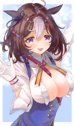 Rule 34 | 1girl, ahoge, animal ears, arm up, between breasts, blush, breasts, commentary request, gloves, headband, highres, horse ears, horse girl, large breasts, looking at viewer, meisho doto (umamusume), multicolored hair, open mouth, purple eyes, solo, umamusume, usagi (3828164), waving