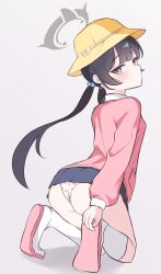 1girl absurdres ass black_eyes black_hair blue_archive commentary facing_viewer halo hat highres kindergarten_uniform kisaki_(blue_archive) kisaki_(kindergarten_uniform)_(blue_archive) looking_at_viewer looking_back miniskirt official_alternate_costume panties pink_sweater print_panties school_hat skirt socks sweater twintails underwear wedgie white_background white_socks yellow_hat yungun_(dbsrjsdn0330)