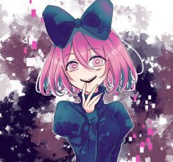 Rule 34 | 1girl, abstract background, black bow, black shirt, bow, hair between eyes, hair bow, hand up, highres, j0h (j000h3), long sleeves, looking at viewer, medium hair, pink eyes, pink hair, pppppp, shirt, smile, solo, upper body, yamanaka meloli