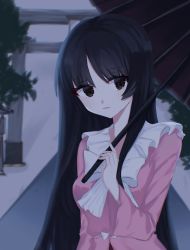 Rule 34 | 1girl, black eyes, black hair, black umbrella, blurry, blurry background, bow, closed mouth, highres, holding, holding umbrella, houraisan kaguya, kitty, leaf, long hair, long sleeves, looking at viewer, outdoors, solo, touhou, umbrella, white bow, wide sleeves