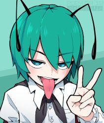 1girl antennae artist_name black_cape blue_eyes cape collared_shirt commentary_request dated green_background green_hair hair_between_eyes hand_up long_sleeves looking_at_viewer open_mouth ringed_eyes shirt short_hair smile solidus_(sword_cube) solo teeth tongue tongue_out touhou upper_body v white_shirt wriggle_nightbug