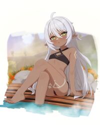 1girl :o ahoge arm_support bare_shoulders barefoot bikini black_bikini commentary crossed_legs dark_skin genshin_impact green_eyes grey_hair highres iansan_(genshin_impact) long_hair mockingeu pointy_ears sitting solo stomach swimsuit very_long_hair water