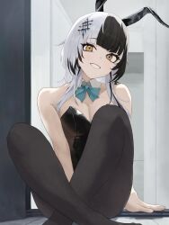 Rule 34 | 1girl, animal ears, aoteka, bare shoulders, black hair, black leotard, black pantyhose, bow, breasts, cleavage, detached collar, eyelashes, eyeliner, fake animal ears, grey hair, hair ornament, highres, hololive, hololive english, large breasts, leotard, long hair, looking at viewer, makeup, multicolored hair, on floor, open mouth, pantyhose, playboy bunny, rabbit ears, shiori novella, sitting, smile, solo, split-color hair, strapless, strapless leotard, streaked hair, two-tone hair, virtual youtuber, white hair, yellow eyes