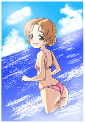 Rule 34 | 1girl, ass, bikini, blue eyes, blush, braid, breasts, french braid, girls und panzer, highres, looking at viewer, looking back, mal (malmlamal), ocean, open mouth, orange hair, orange pekoe (girls und panzer), outdoors, pink bikini, sky, small breasts, smile, solo, swimsuit