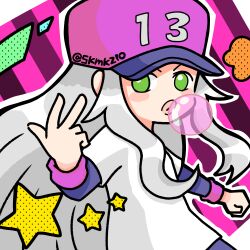 Rule 34 | 13-amp, 1girl, baseball cap, chewing gum, clenched hand, green eyes, halftone, hat, long hair, long sleeves, looking at viewer, lowres, nintendo, patterned background, shirt, skmkz10, solo, t-shirt, twitter username, warioware, white hair, white shirt