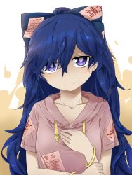 Rule 34 | 1girl, bangle, blue bow, blue hair, bow, bracelet, collarbone, commentary request, dark blue hair, debt, drawstring, hair between eyes, hair bow, hand on own chest, head tilt, highres, hood, hoodie, jewelry, long hair, looking at viewer, no nose, orange background, pink hoodie, purple eyes, short sleeves, smile, solo, touhou, two-tone background, tyouseki, upper body, very long hair, white background, yorigami shion