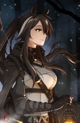 Rule 34 | 1girl, absurdres, animal ears, arknights, belt, belt buckle, black belt, black gloves, black hair, bow (weapon), buckle, closed mouth, commentary, english commentary, ezraqi, fingerless gloves, gloves, green eyes, highres, holding, holding lantern, lantern, long hair, meteor (arknights), meteor (gwiazdcytrony) (arknights), multicolored hair, night, outdoors, ponytail, sidelocks, smile, solo, upper body, walking, weapon, white hair