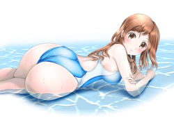 Rule 34 | 1girl, ass, breasts, brown eyes, brown hair, competition swimsuit, derivative work, large breasts, long hair, looking at viewer, lying, mashinatsu, on side, one-piece swimsuit, original, partially submerged, reiji-sss, smile, solo, swimsuit, water, wet