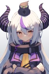 Rule 34 | 1girl, animal, animal on head, bird, bird on head, black jacket, blush, braid, closed mouth, collar, commentary request, crossed arms, crow (la+ darknesss), hair between eyes, highres, hololive, holox, horns, inre kemomimi, jacket, la+ darknesss, la+ darknesss (1st costume), long sleeves, looking at viewer, metal collar, multicolored hair, necktie, on head, orange eyes, pointy ears, purple hair, silver hair, simple background, solo, streaked hair, striped horns, upper body, virtual youtuber, yellow necktie