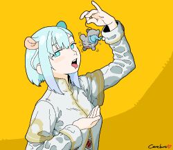 Rule 34 | 1girl, animal, animal ears, arm up, artist name, blue eyes, blue hair, blush stickers, bob cut, cannibalism, cerebro podrido, clauvio (vtuber), drooling, expressionless, flying sweatdrops, hat, holding, holding animal, indie virtual youtuber, inverted bob, long sleeves, looking at viewer, motion lines, mouse (animal), mouse ears, mouse girl, mouth drool, nightcap, open mouth, scared, simple background, solo, teeth, tongue, tongue out, two-tone background, upper body, upper teeth only, virtual youtuber, wavy mouth, yellow background