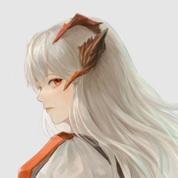 Rule 34 | 1girl, absurdres, ahong, arknights, closed mouth, commentary request, dragon horns, expressionless, from behind, grey background, highres, horns, lips, long hair, looking back, orange eyes, profile, saria (arknights), shirt, silver hair, simple background, solo, upper body, white shirt