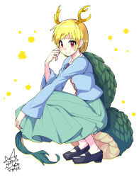 Rule 34 | 1girl, antlers, black footwear, blonde hair, blue shirt, closed mouth, commentary, dragon horns, dragon tail, full body, green skirt, highres, horns, kicchou yachie, long skirt, looking at viewer, red eyes, shirt, short hair, signature, simple background, sitting, skirt, smile, solo, squatting, tail, touhou, turtle shell, umigarasu (kitsune1963), white background